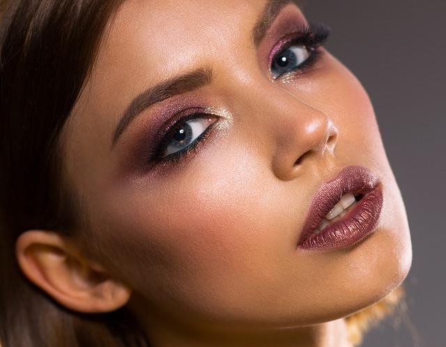 Bingung Urutan Pemakaian Makeup yang Benar? Begini Aturannya