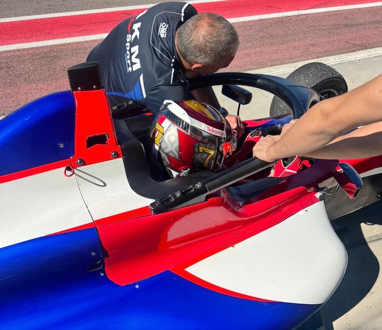 Qarrar Firhand Test Mobil Formula di Sirkuit Cremona