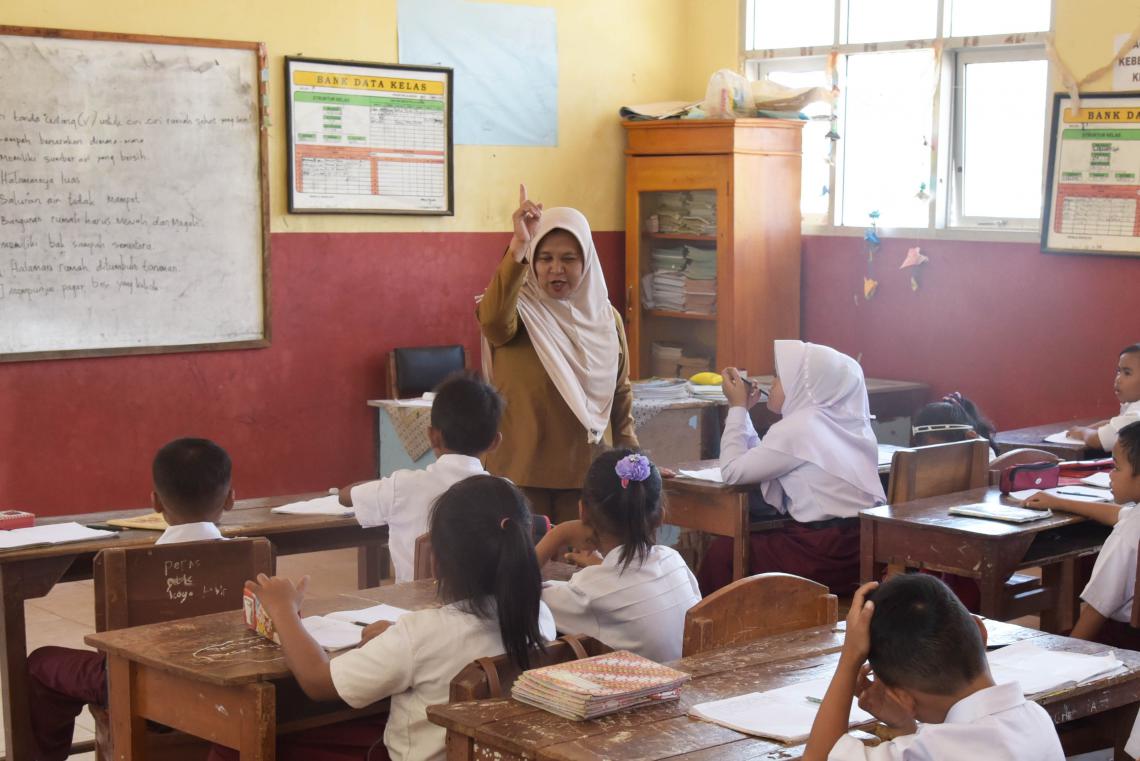 Kenaikan Insentif Guru Honorer Perlu Diimbangi Perhatian bagi Tenaga Administratif Sekolah