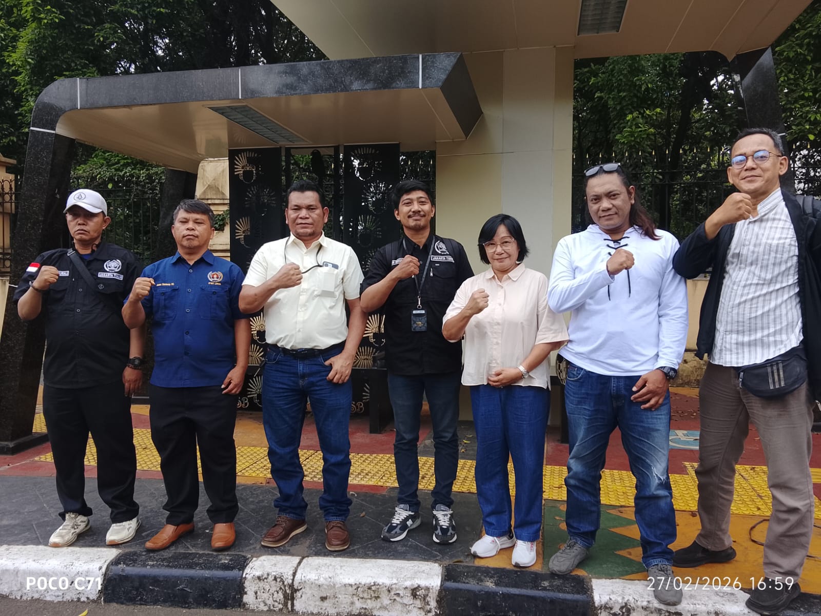 Pokja PWI Wali Kota Jaktim Tebar Berkah Ramadan untuk Pengendara dan Ojol