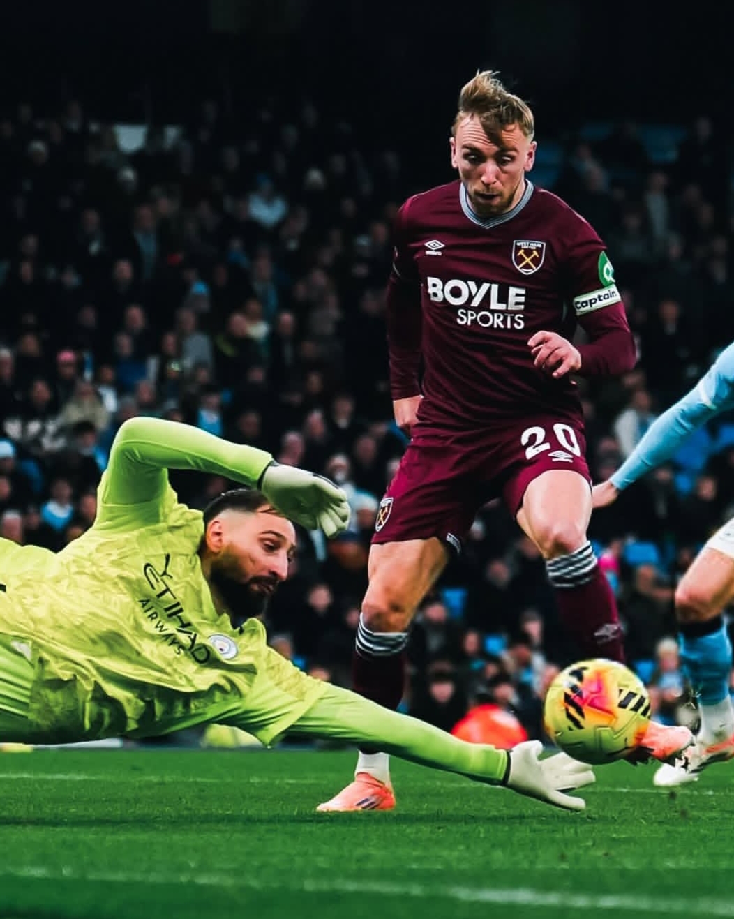 Manchester City Harus Bersiap Cari Pengganti Kipernya yang Ingin Pulang Kampung