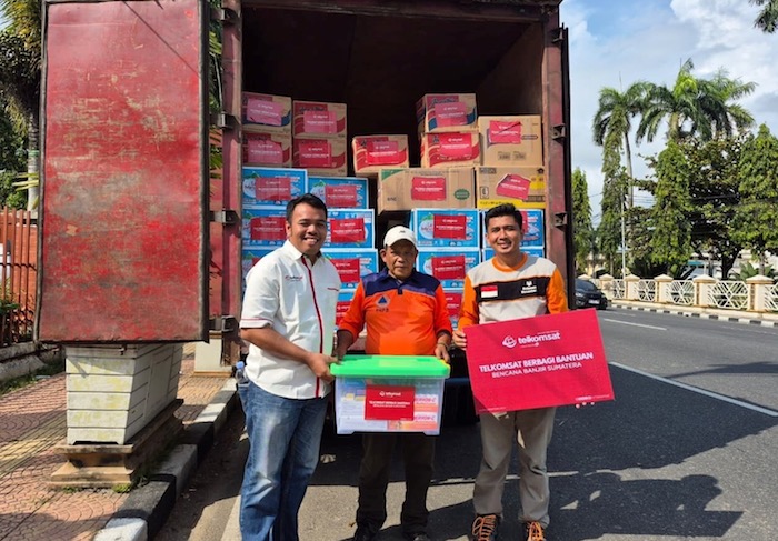 Telkomsat Bereaksi Cepat Salurkan Bantuan Logistik