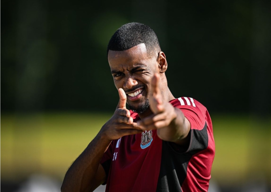 Saga Transfer Alexander Isak Bikin Dua Striker Legendaris Inggris Ribut