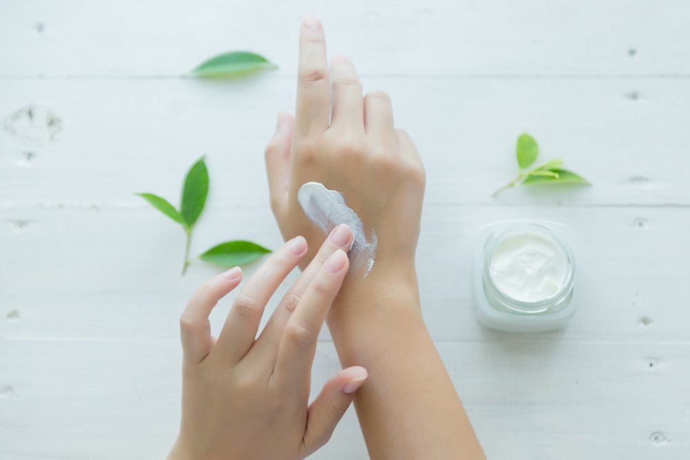 Menjaga Kulit Tetap Sehat, Berikut Urutan Pemakaian Body Care Rutin yang Benar