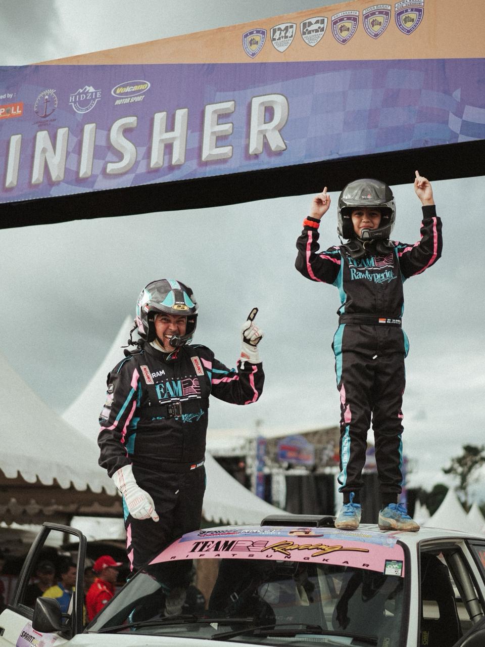 Rifat Sungkar dan El Mayka Sungkar Kembali Menjadi yang Tercepat di Grup R Kejurnas Sprint Rally 2025 