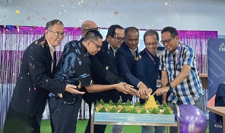   Rayakan Dua Dekade Veda Praxis