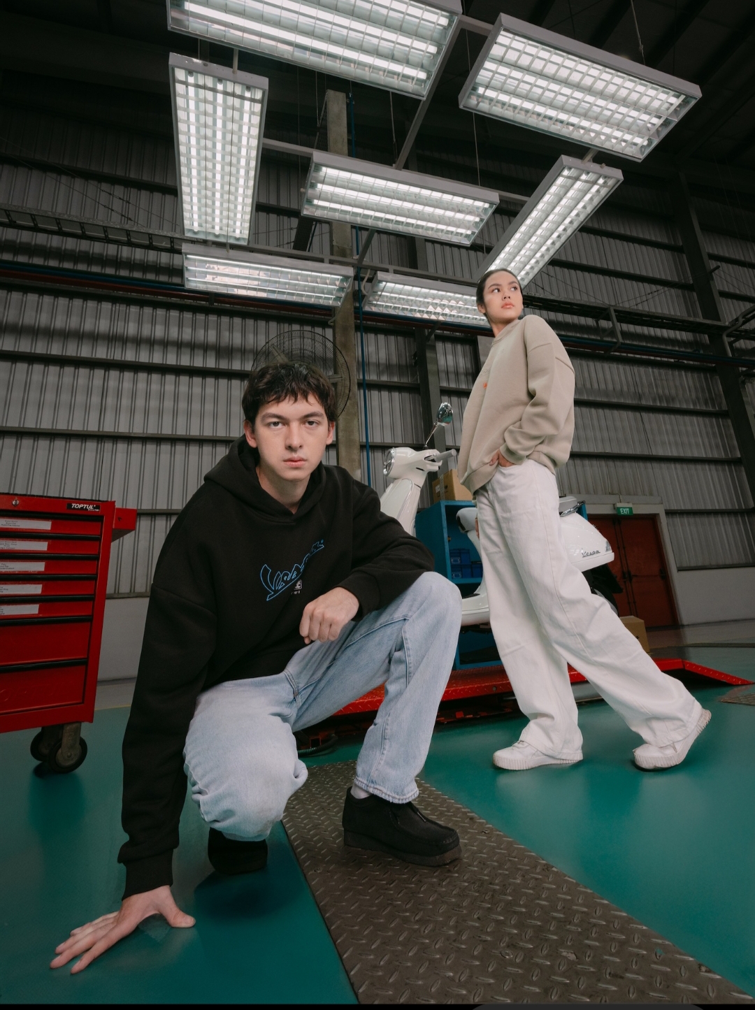 Tunjukkan Identitas Penggemar Vespa dengan Streetwear Style dari Dealer Equipment Collections Piaggio