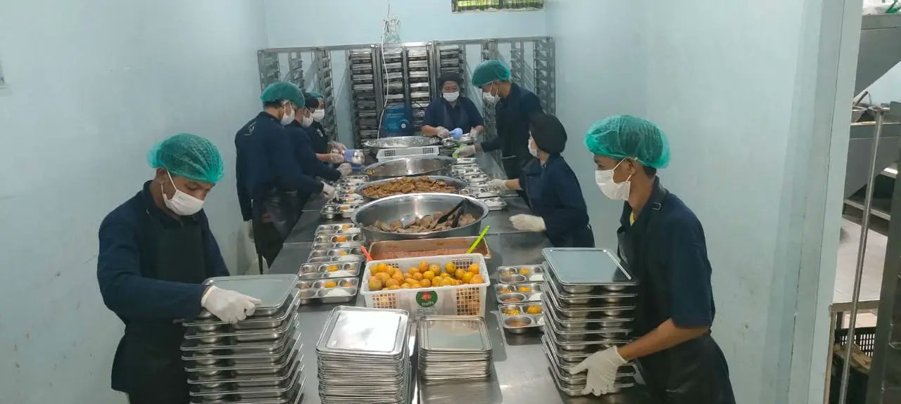 Senangnya Eks Tukang Las Keliling Punya Gaji Tetap Berkat Program MBG