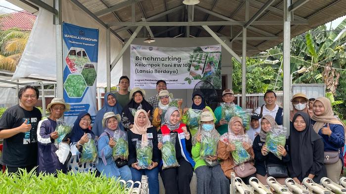 Program CSR PGN Harum Berseri Berdayakan Lansia