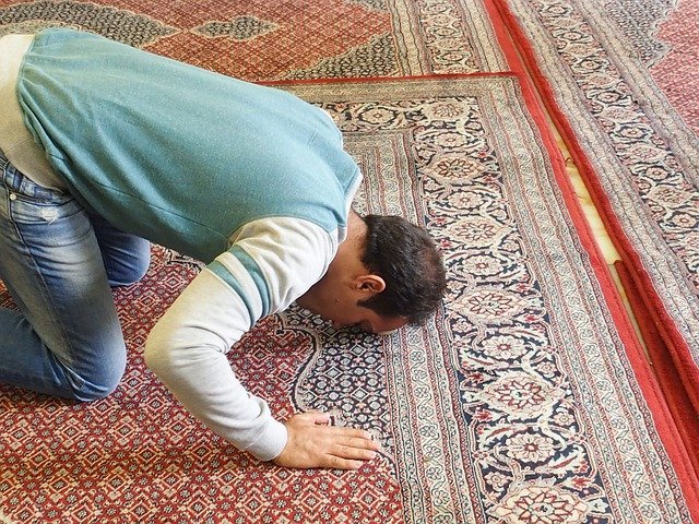 Beberapa Niat dan Syarat Utama Menjalankan Salat Fardhu Lengkap