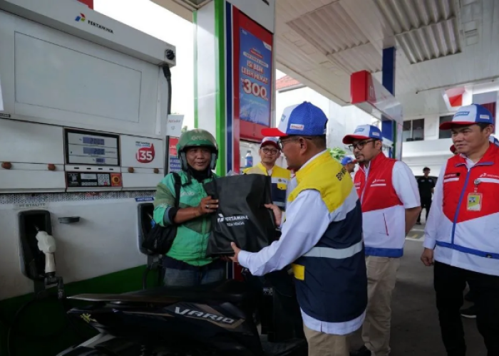 Libur Natal dan Tahun Baru, Pertamina Patra Niaga Beri Bansos untuk Pengemudi Ojol