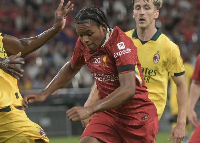 Liverpool Kalah dari Milan, tapi Slot Boleh Senang karena Dapat 'Mutiara'