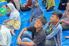 Tawa di Tengah Bencana, Kiat PNP Pulihkan Trauma Anak di Agam