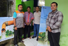 BRI Life Ulurkan Bantuan Penyediaan Air Bersih dan Sanitasi MCK 